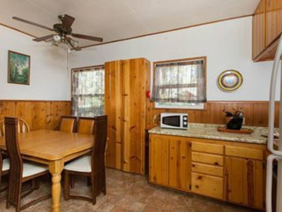 Green Cabin In Big Bear Lake 3 Bdr Pets Friendly Big Bear City Eksteriør billede